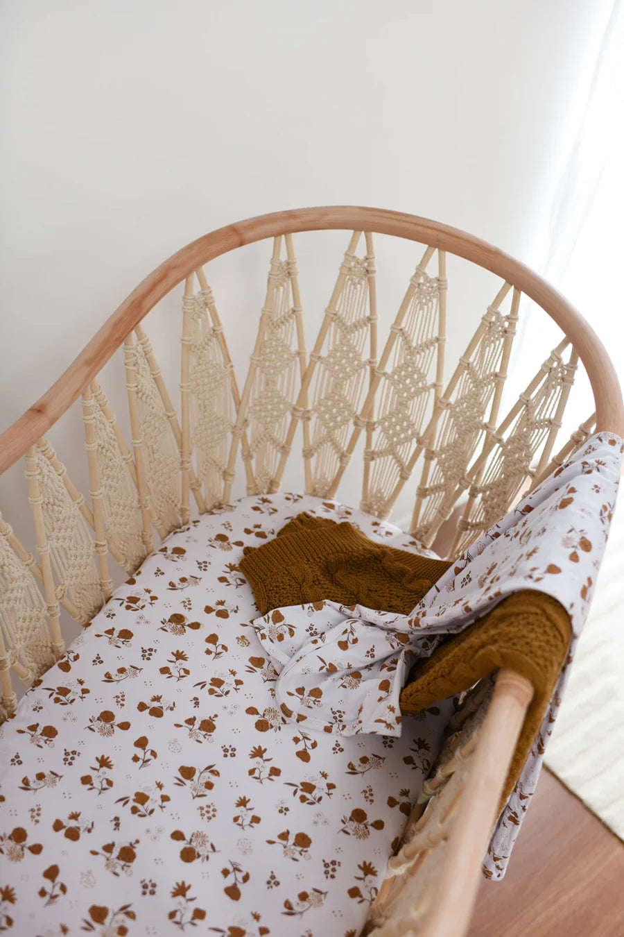 Luna Treasures Bamboo Jersey Bassinet Sheet - Desert Daisy