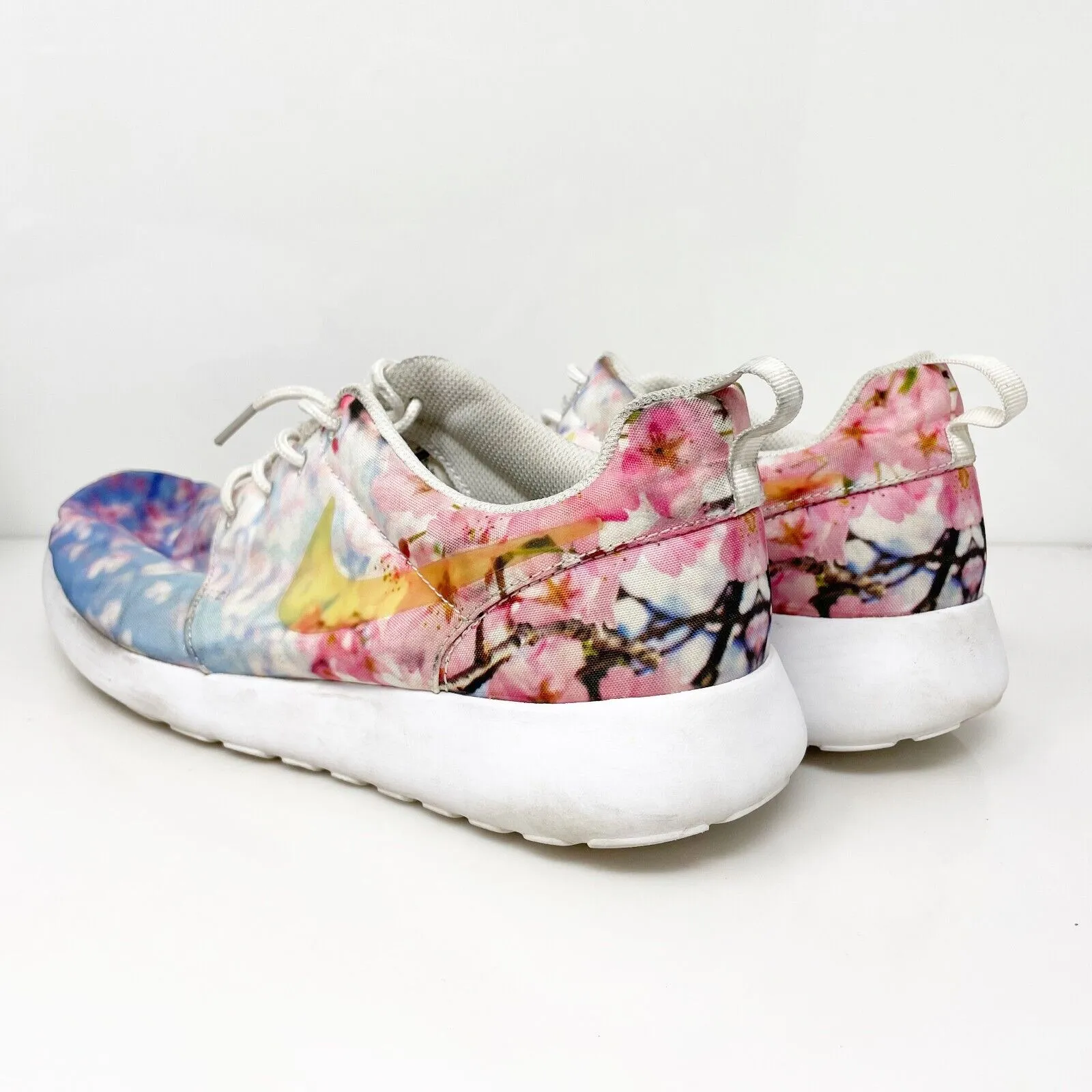 Nike Womens Roshe One 819960-100 Multicolor Running Shoes Sneakers Size 9